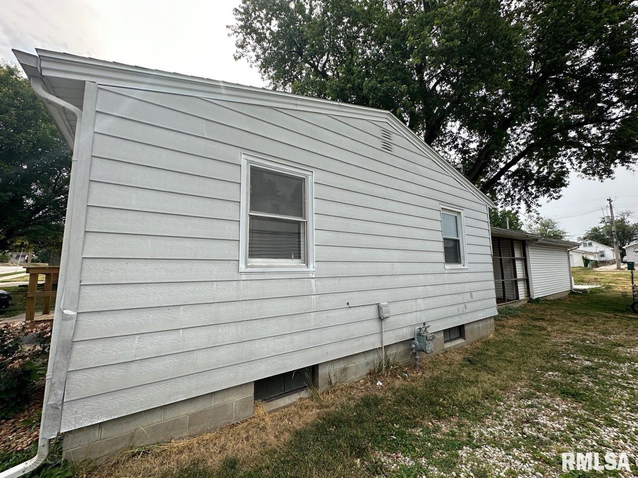 1718 Cherry Street Quincy, IL 62301 - Photo 3 of 29