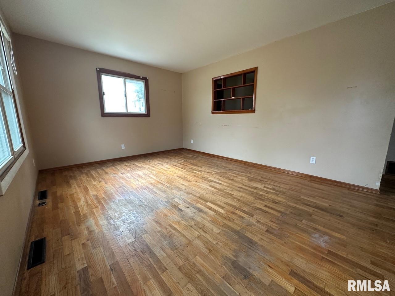1718 Cherry Street Quincy, IL 62301 - Photo 4 of 29