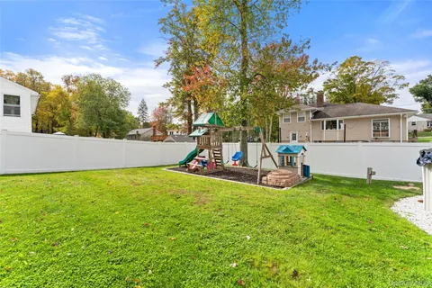 $700,000 | 1699 Hanover Street, Yorktown Heights, NY 10598