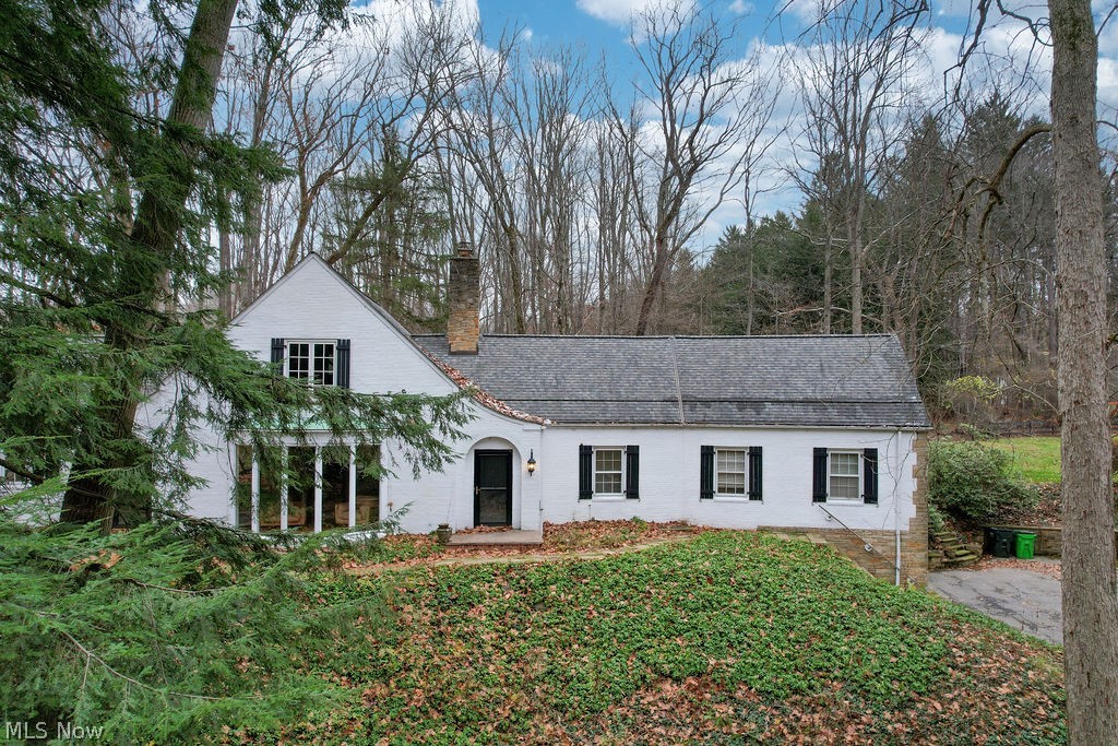 636 Falls Road Chagrin Falls, OH 44022 - Photo 1 of 35 Gallery Image 1