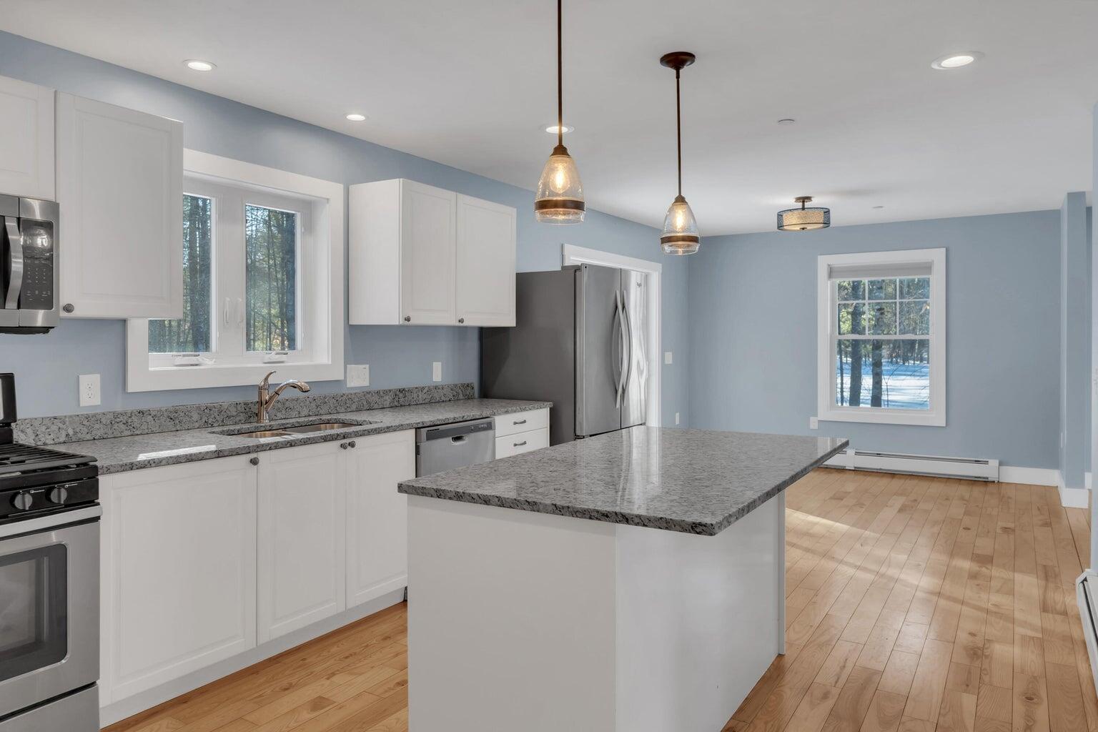 37 Laura Lane Gorham, ME 04038 - Photo 3 of 29 20250219155713818980000000-o