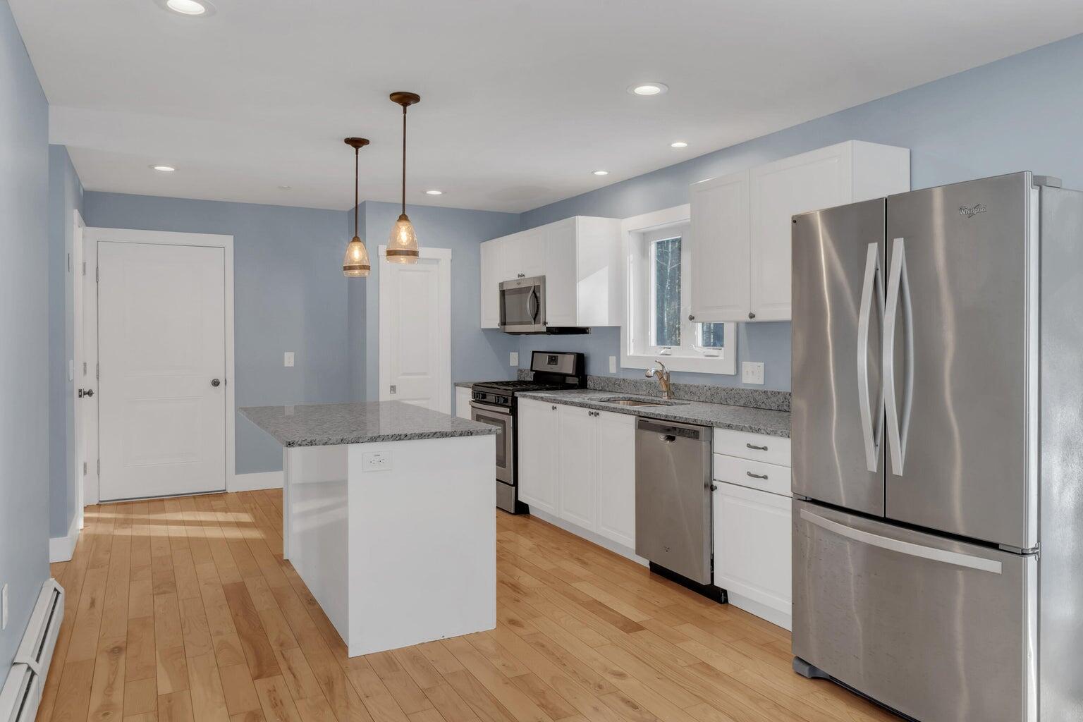 37 Laura Lane Gorham, ME 04038 - Photo 5 of 29 20250219155720735021000000-o