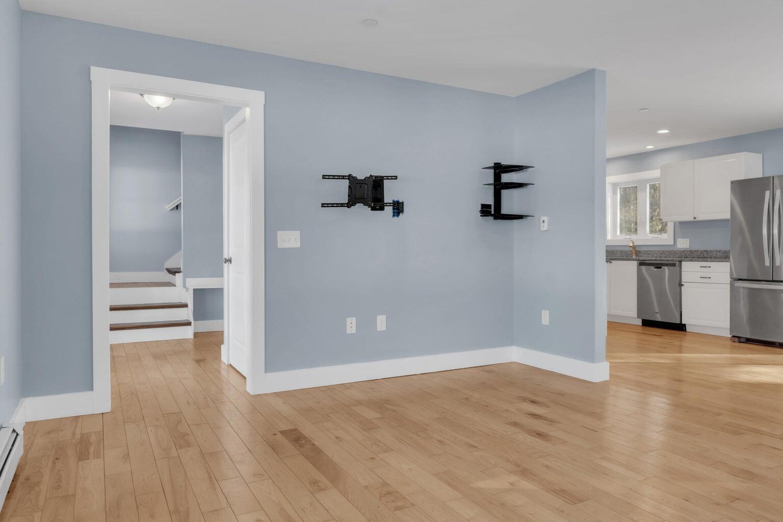 37 Laura Lane Gorham, ME 04038 - Photo 9 of 29 20250219162102136743000000-o