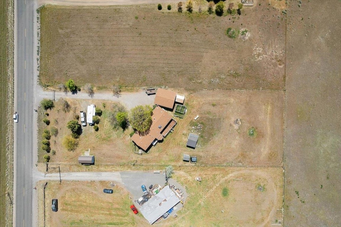1611 Lichens Road Montague, CA 96064 - Photo 6 of 32 Gallery Image 6