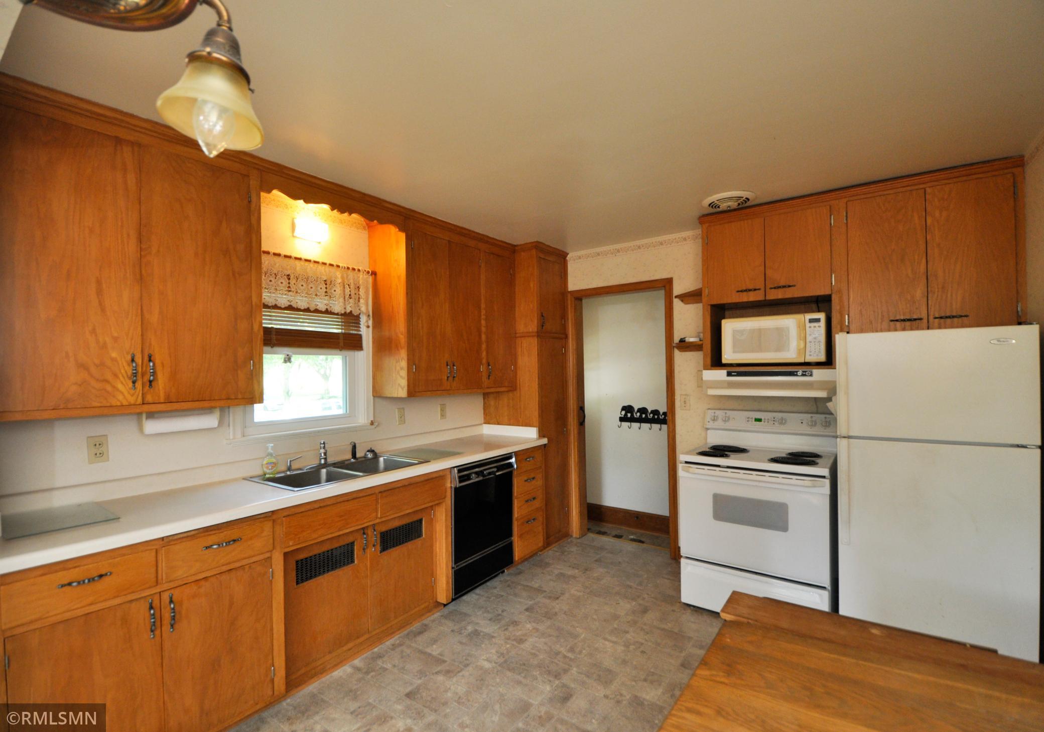 1502 9th Avenue Northeast Rochester, MN 55906 - Photo 14 of 36