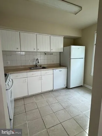 $2,000 | 778 Quince Orchard Boulevard, Unit 102, Gaithersburg, MD 20878