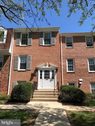 $2,000 | 778 Quince Orchard Boulevard, Unit 102, Gaithersburg, MD 20878
