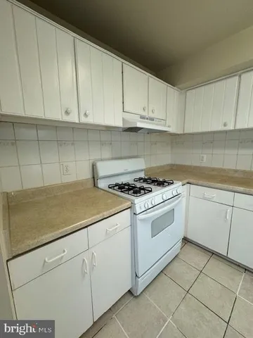 $2,000 | 778 Quince Orchard Boulevard, Unit 102, Gaithersburg, MD 20878