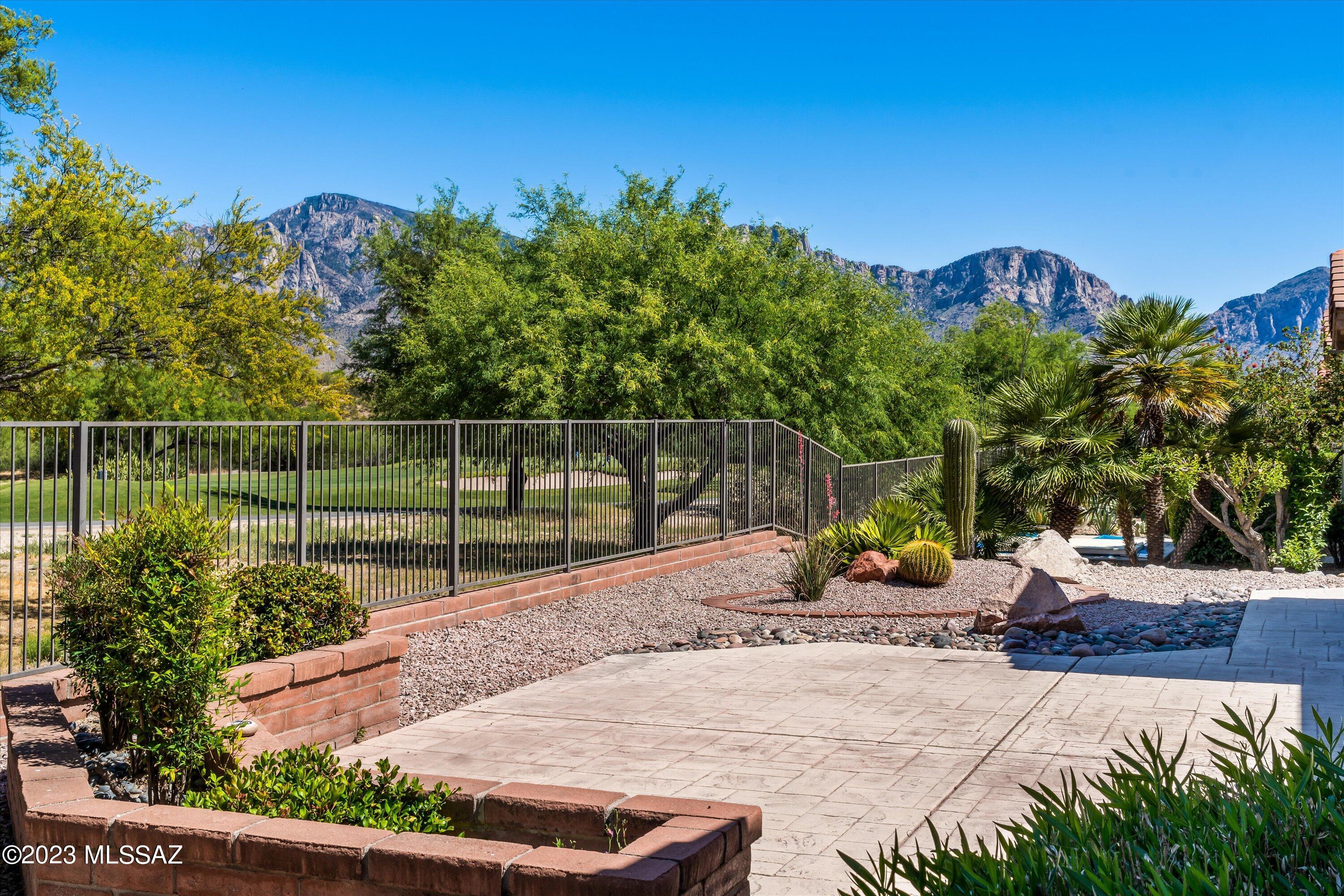 13618 North Pima Spring Way Oro Valley, AZ 85755 - Photo 2 of 34