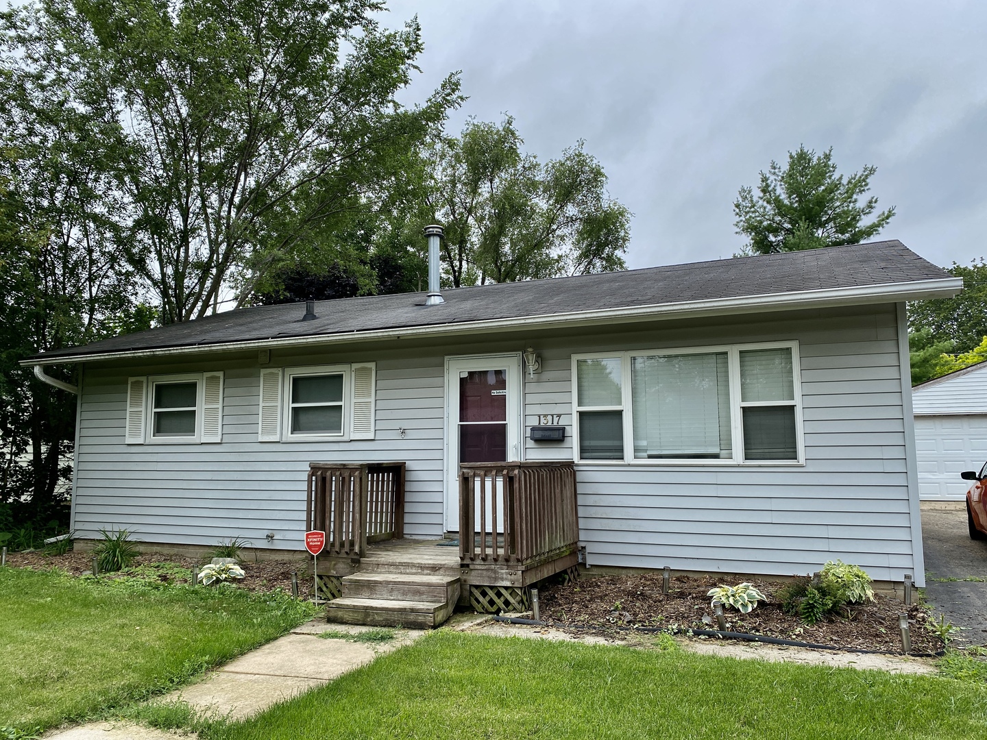 1317 Vienna Boulevard DeKalb, IL 60115 - Photo 1 of 16