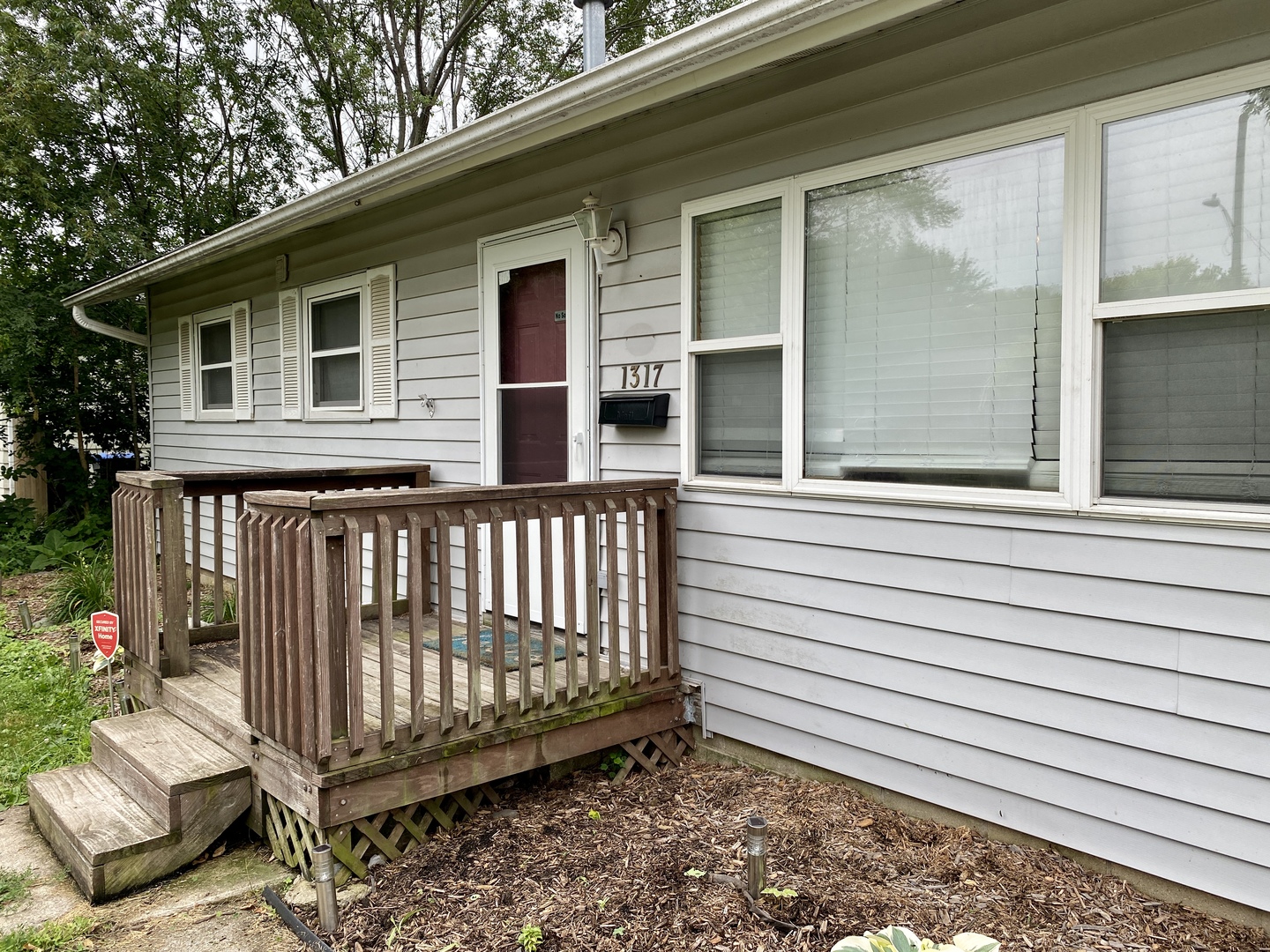 1317 Vienna Boulevard DeKalb, IL 60115 - Photo 2 of 16