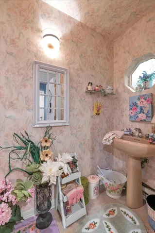 $1,779,000 | 1339 Boxwood Drive East, Hewlett, NY 11557