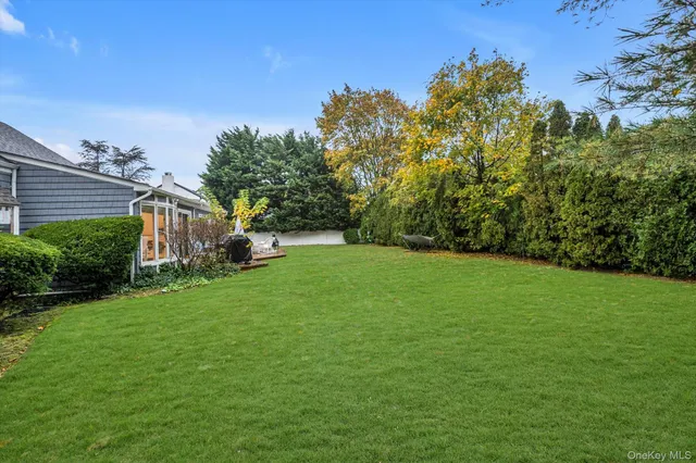 $1,779,000 | 1339 Boxwood Drive East, Hewlett, NY 11557