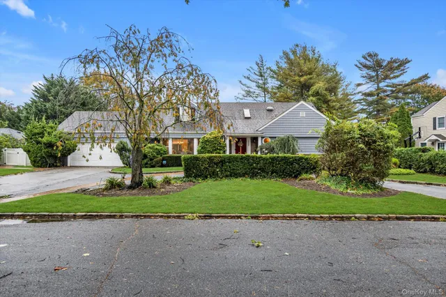 $1,779,000 | 1339 Boxwood Drive East, Hewlett, NY 11557