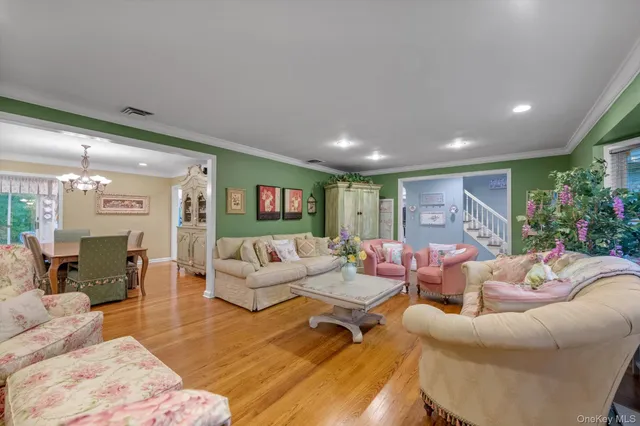 $1,779,000 | 1339 Boxwood Drive East, Hewlett, NY 11557