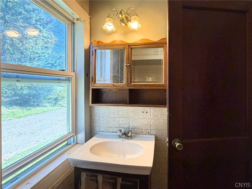 9481 Sessions Road New Hartford, NY 13456 - Photo 18 of 41 Gallery Image 18