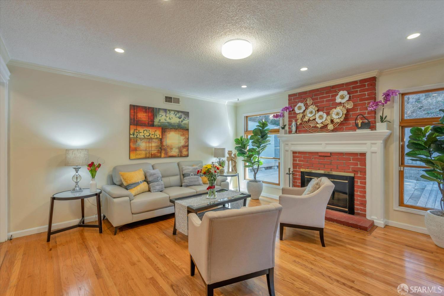 671 Marlesta Road Pinole, CA 94564 - Photo 2 of 33
