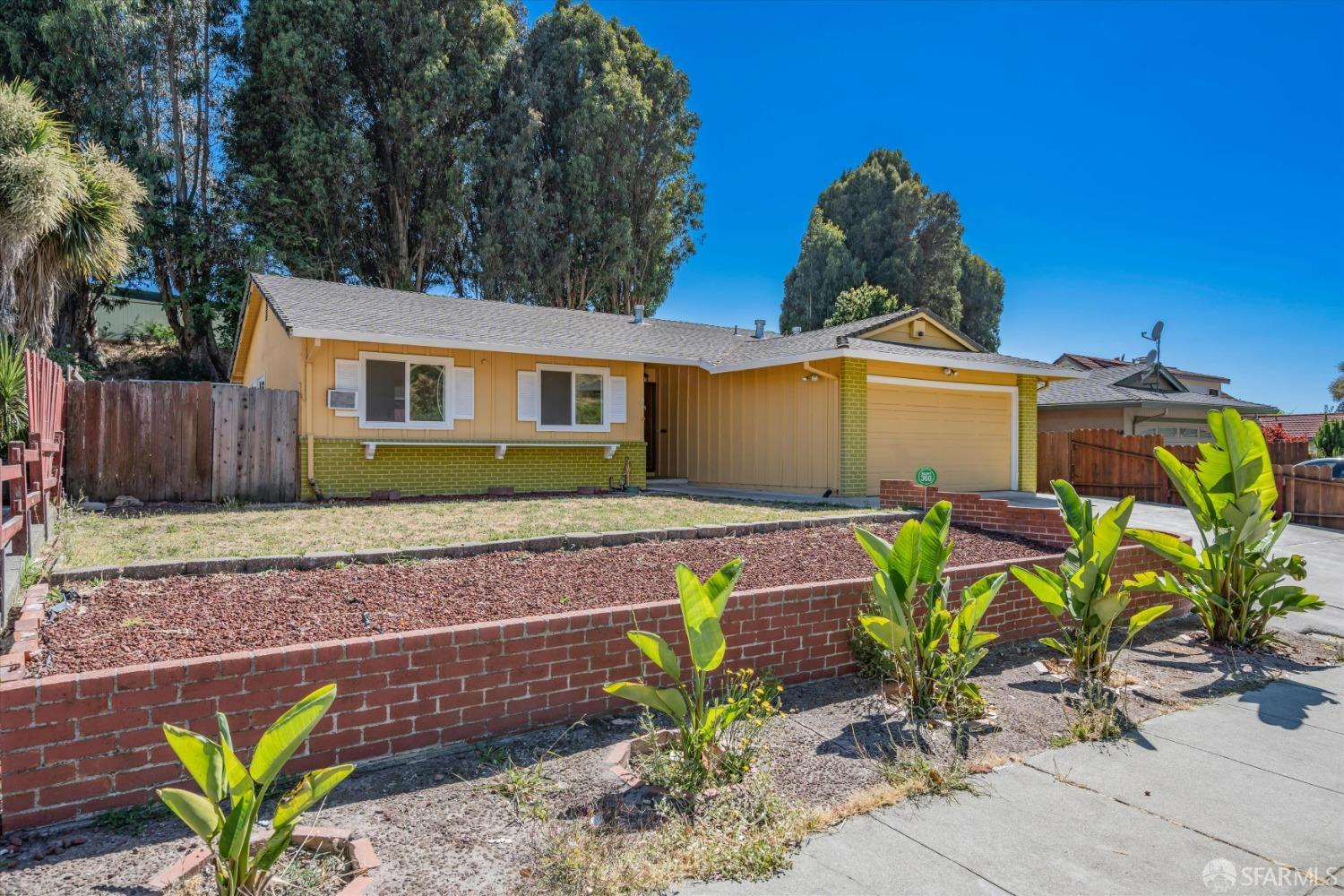 671 Marlesta Road Pinole, CA 94564 - Photo 3 of 33