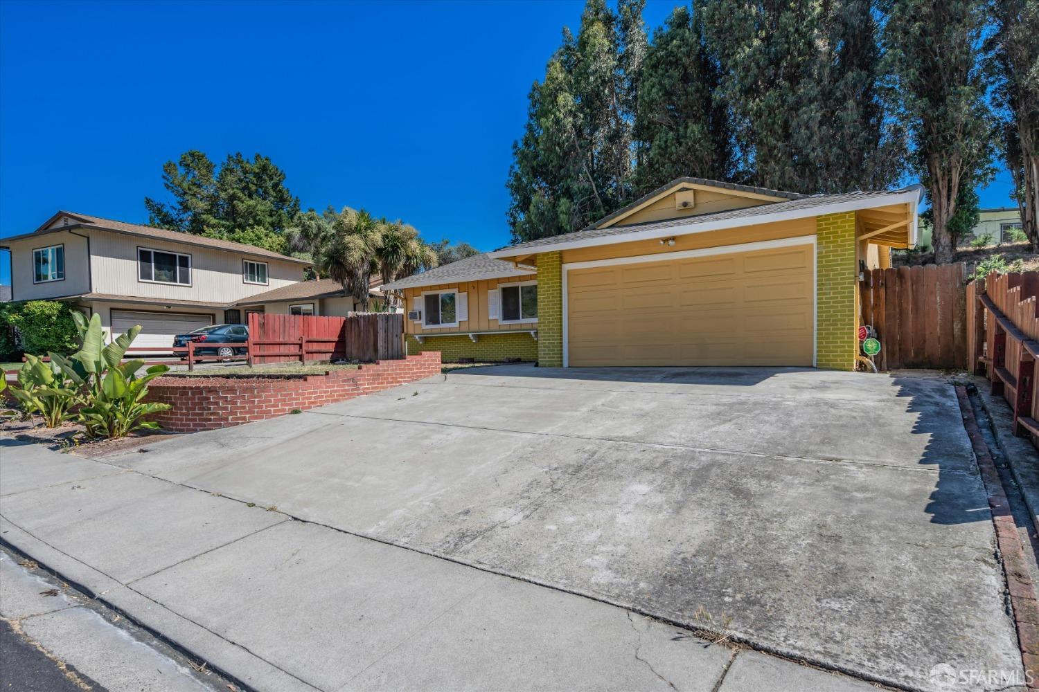 671 Marlesta Road Pinole, CA 94564 - Photo 5 of 33