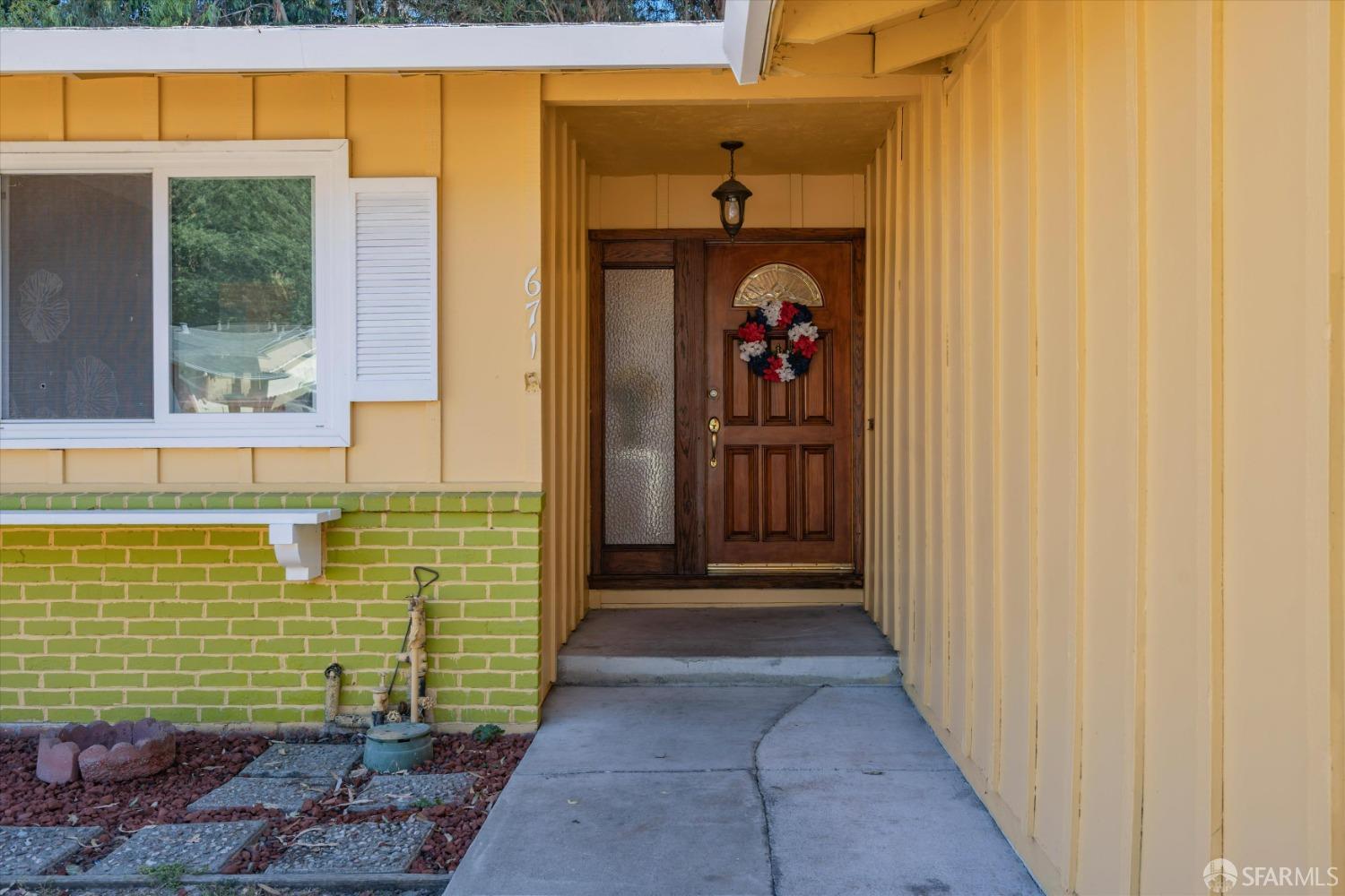 671 Marlesta Road Pinole, CA 94564 - Photo 6 of 33