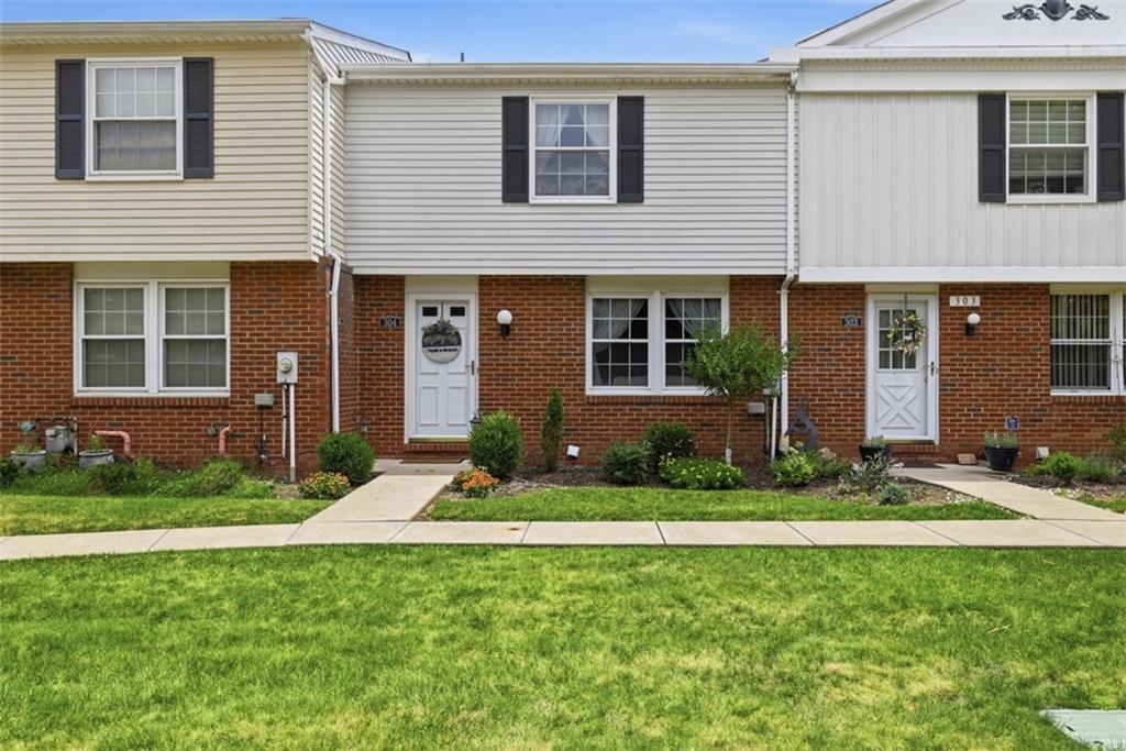 304 Countryside Drive McKees Rocks, PA 15136 - Photo 1 of 41 Gallery Image 1