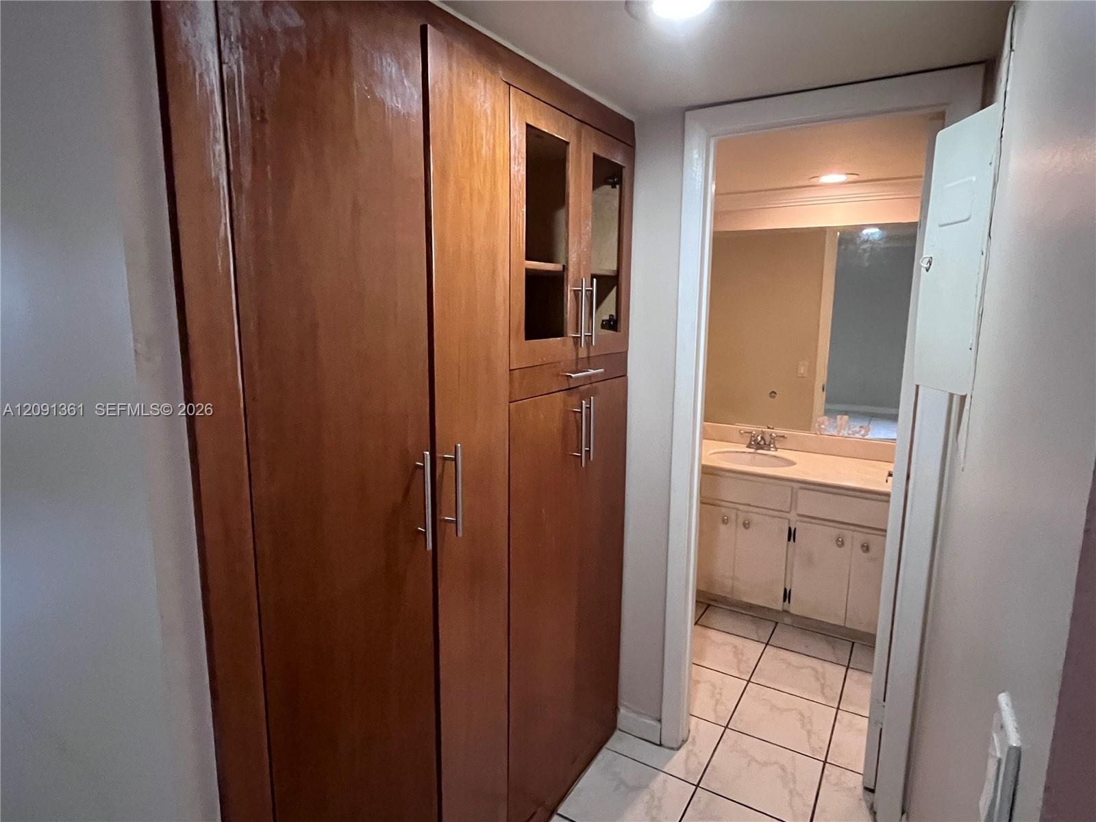 11010 Clubhouse Road Pembroke Pines, FL 33026 - Photo 18 of 37 Gallery Image 18