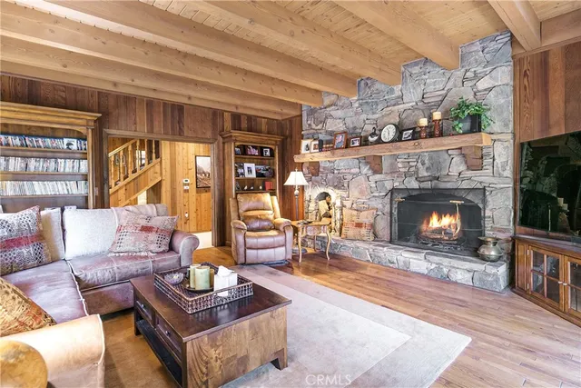 $1,395,000 | 27421 Cedarwood Drive, Lake Arrowhead, CA 92352