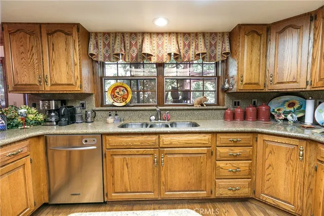 $1,395,000 | 27421 Cedarwood Drive, Lake Arrowhead, CA 92352