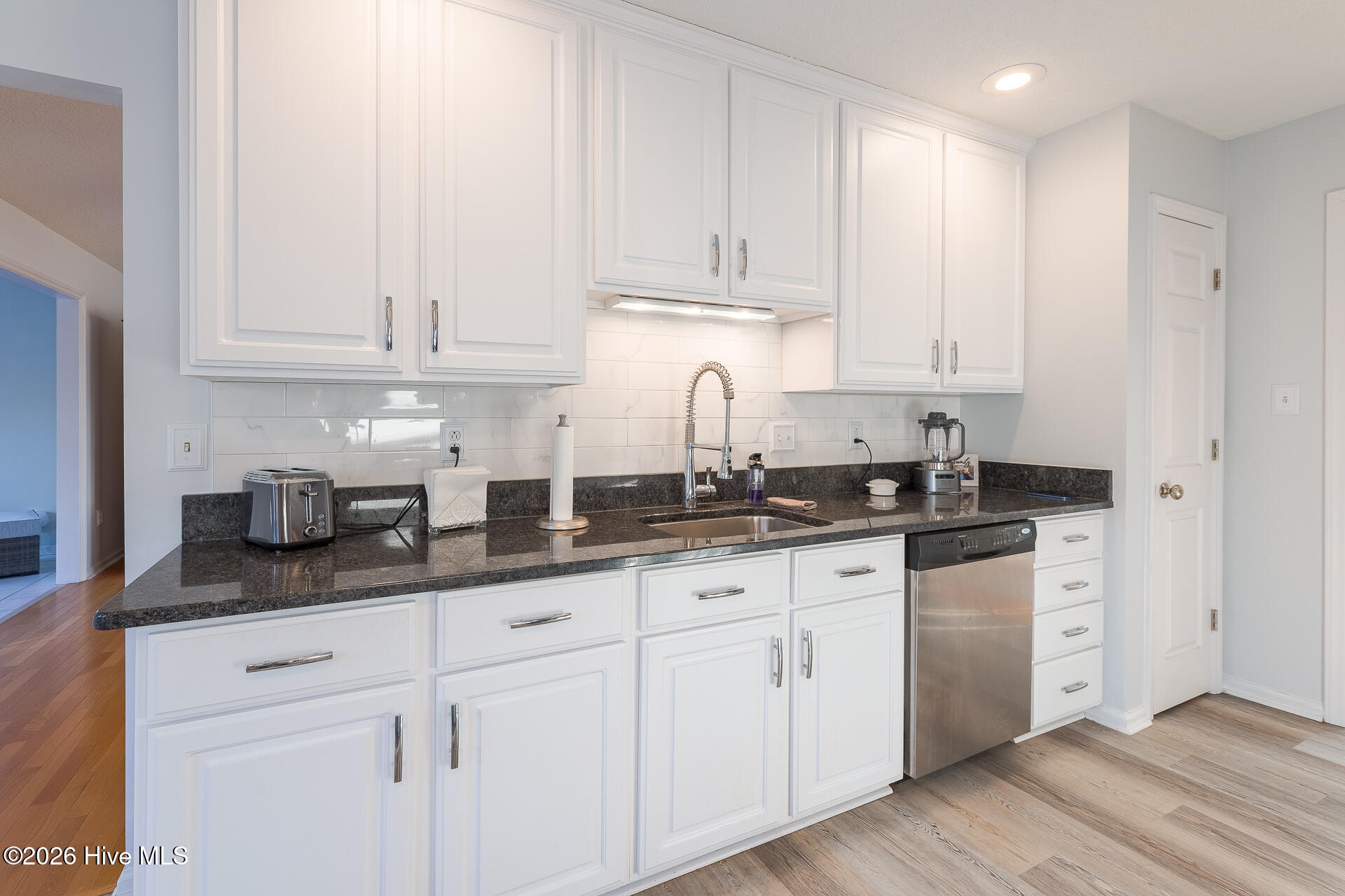 208 8th Street New Bern, NC 28560 - Photo 4 of 60 No HOA