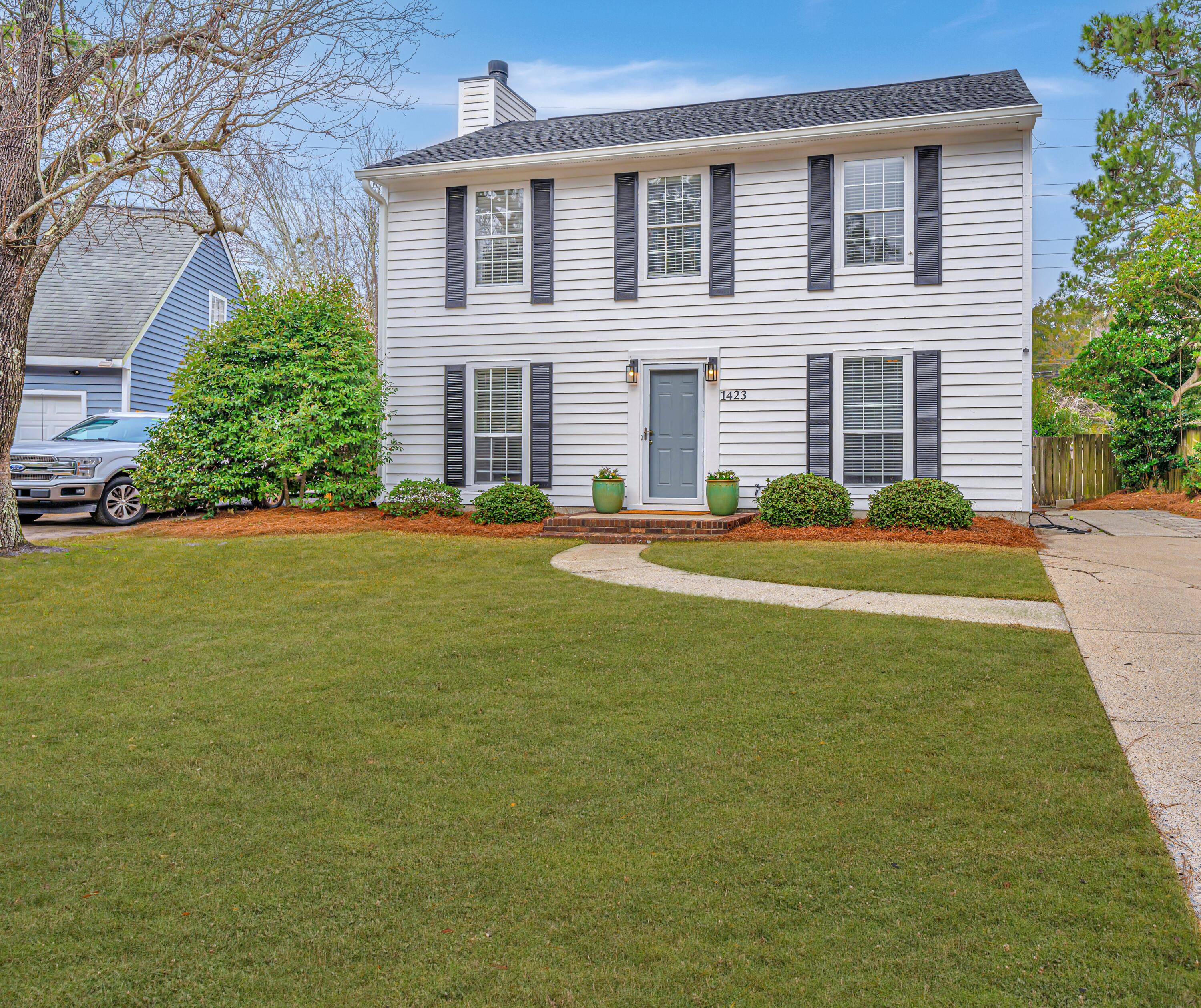 1423 Oak Landing Road Mount Pleasant, SC 29464 - Photo 2 of 41 1423OaklandingRd004 driveway