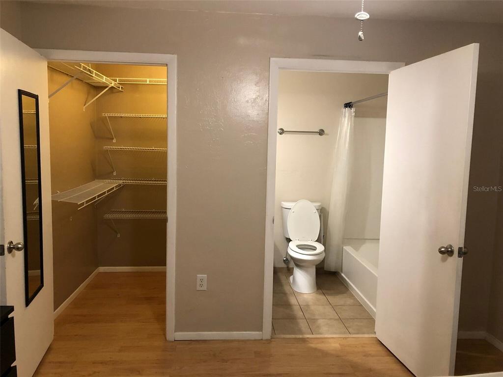 4000 Southwest 23rd Street, Unit 3208 #3 Gainesville, FL 32608 - Photo 16 of 17 a bathroom that has a toilet in it