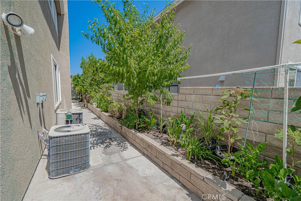 25910 Tennyson Lane Stevenson Ranch, CA 91381 - Photo 24 of 47