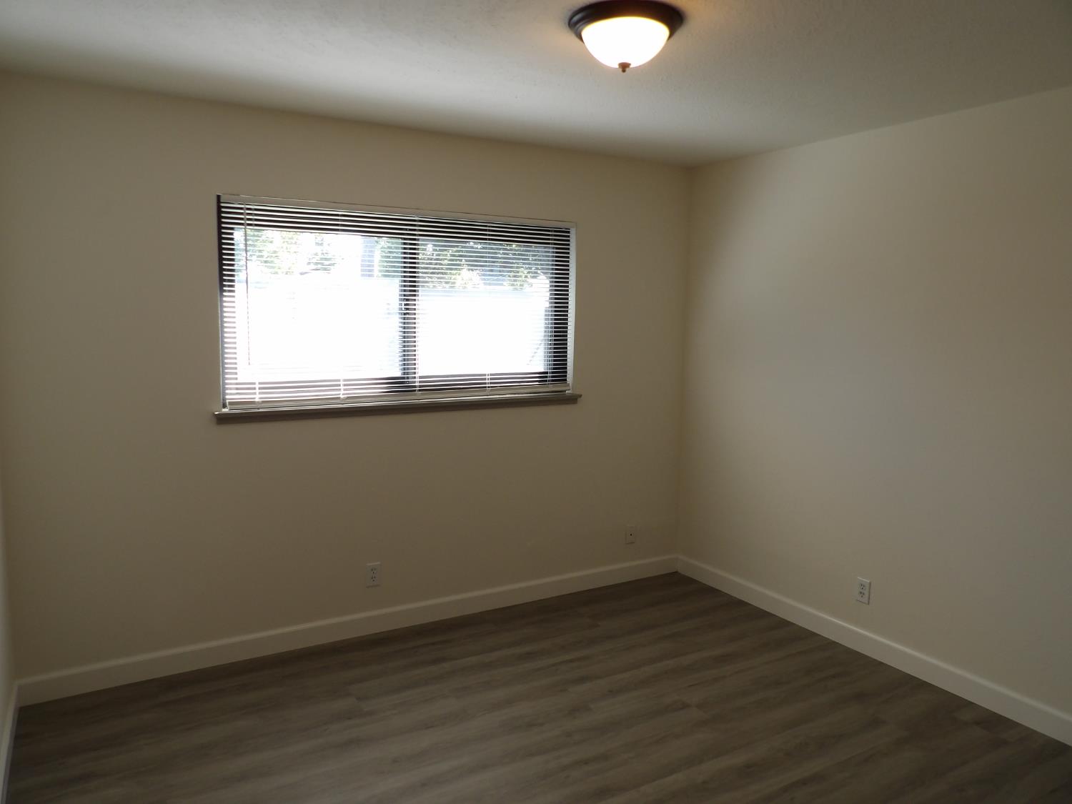4324 East Richert Avenue Fresno, CA 93726 - Photo 15 of 26