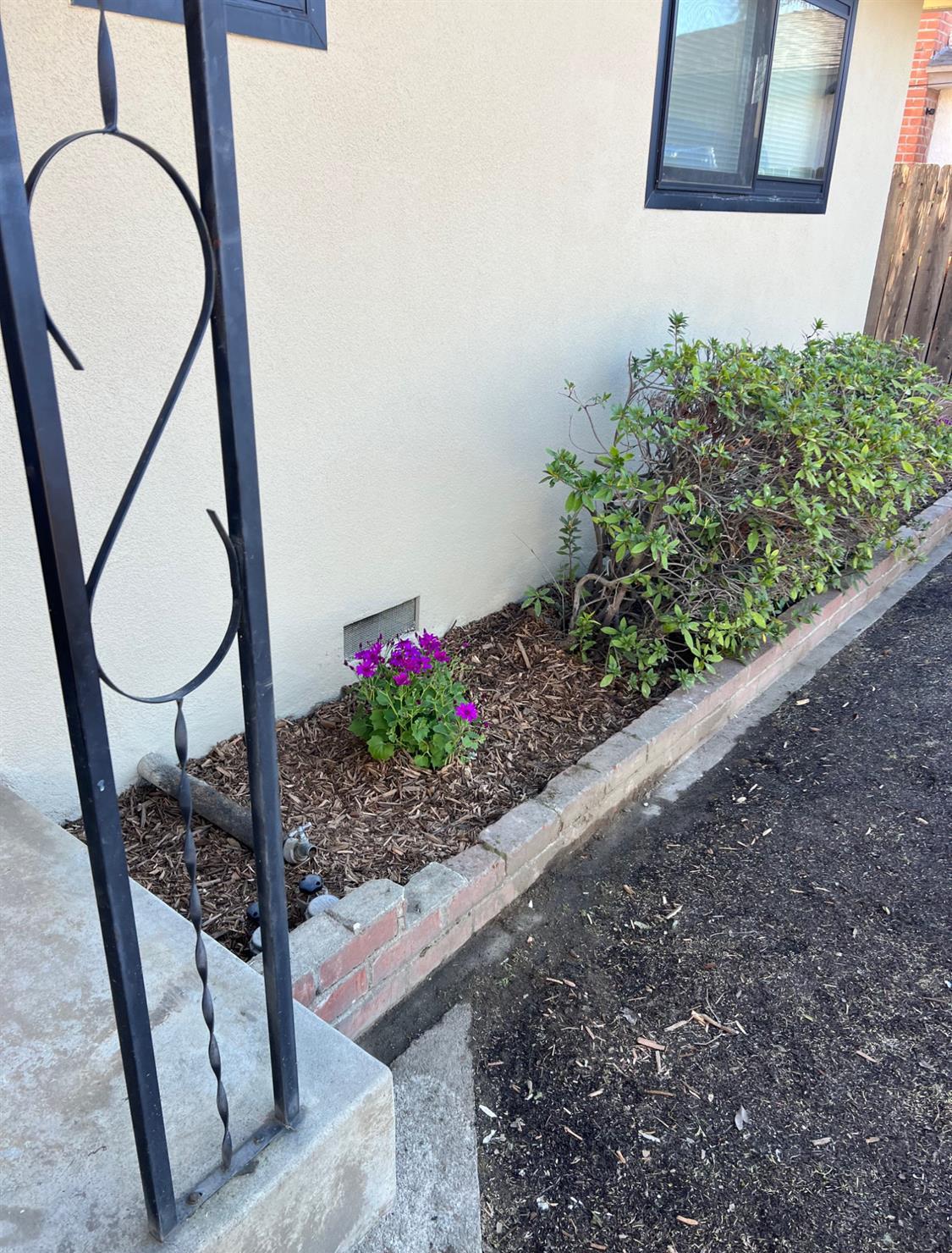 4324 East Richert Avenue Fresno, CA 93726 - Photo 4 of 26