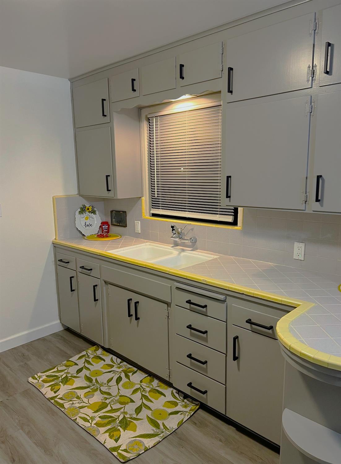 4324 East Richert Avenue Fresno, CA 93726 - Photo 7 of 26