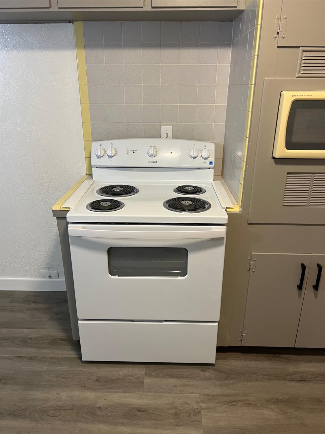 4324 East Richert Avenue Fresno, CA 93726 - Photo 8 of 26