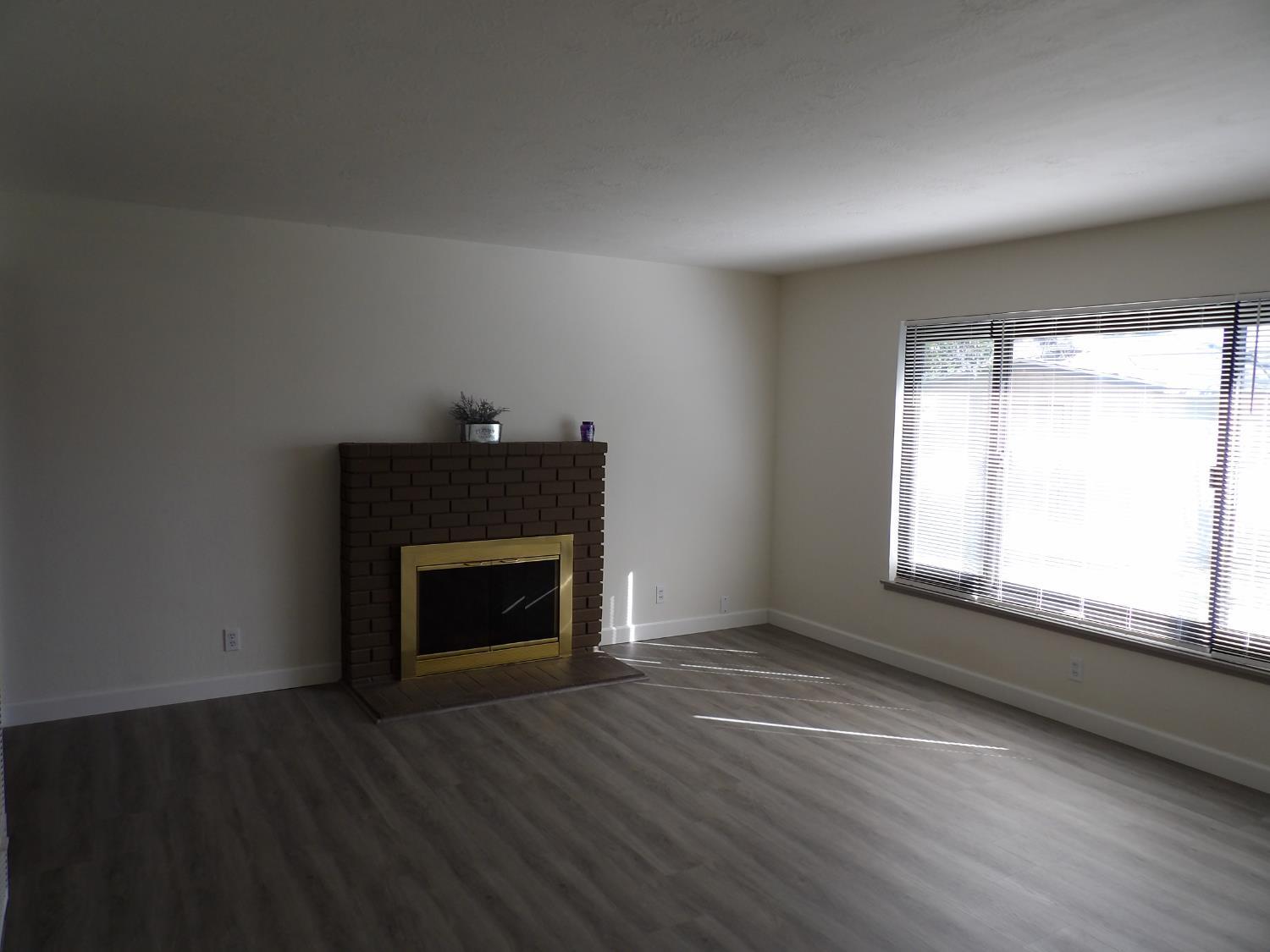 4324 East Richert Avenue Fresno, CA 93726 - Photo 10 of 26