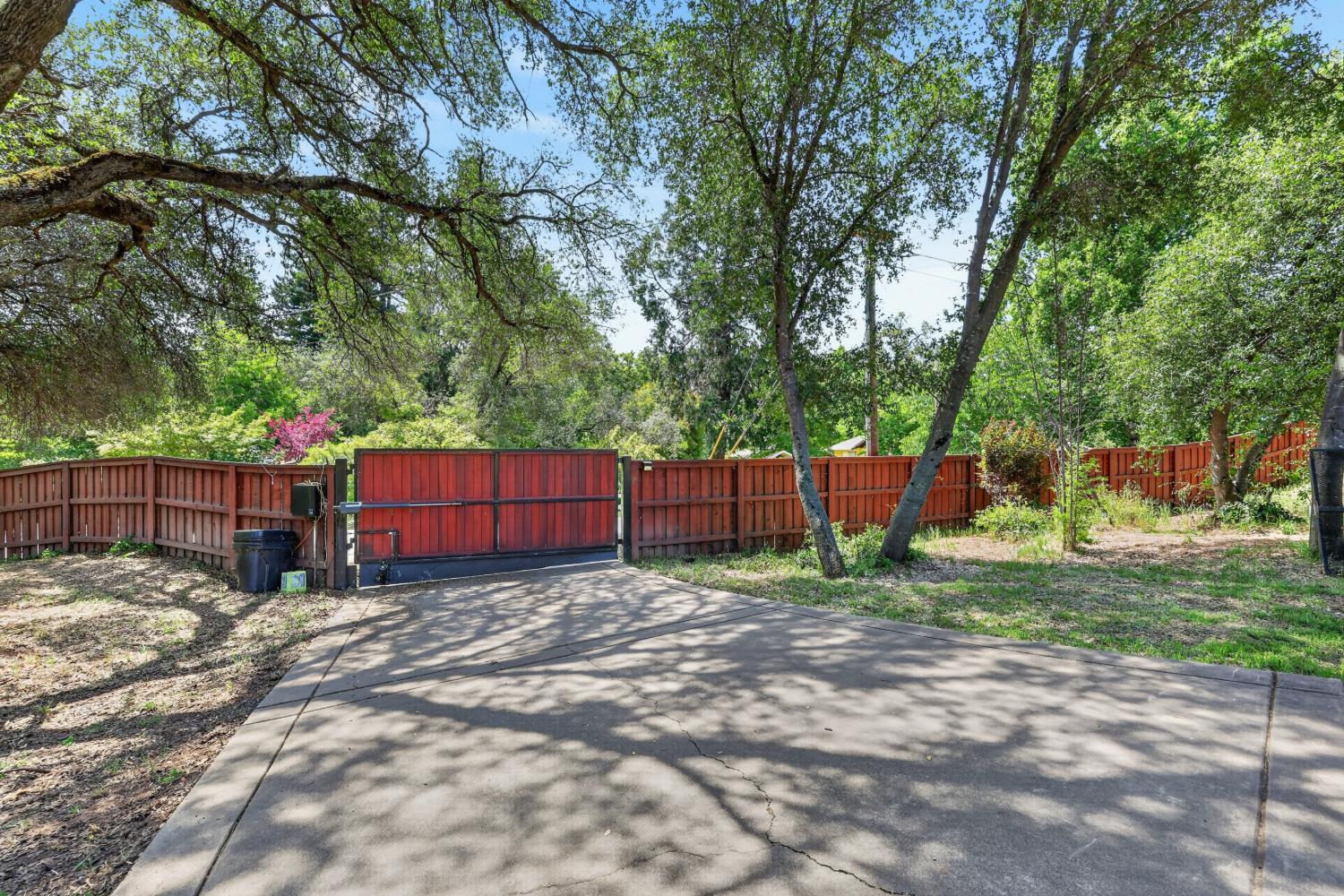 6005 Virginiatown Road Newcastle, CA 95658 - Photo 70 of 72 Solar powered gate