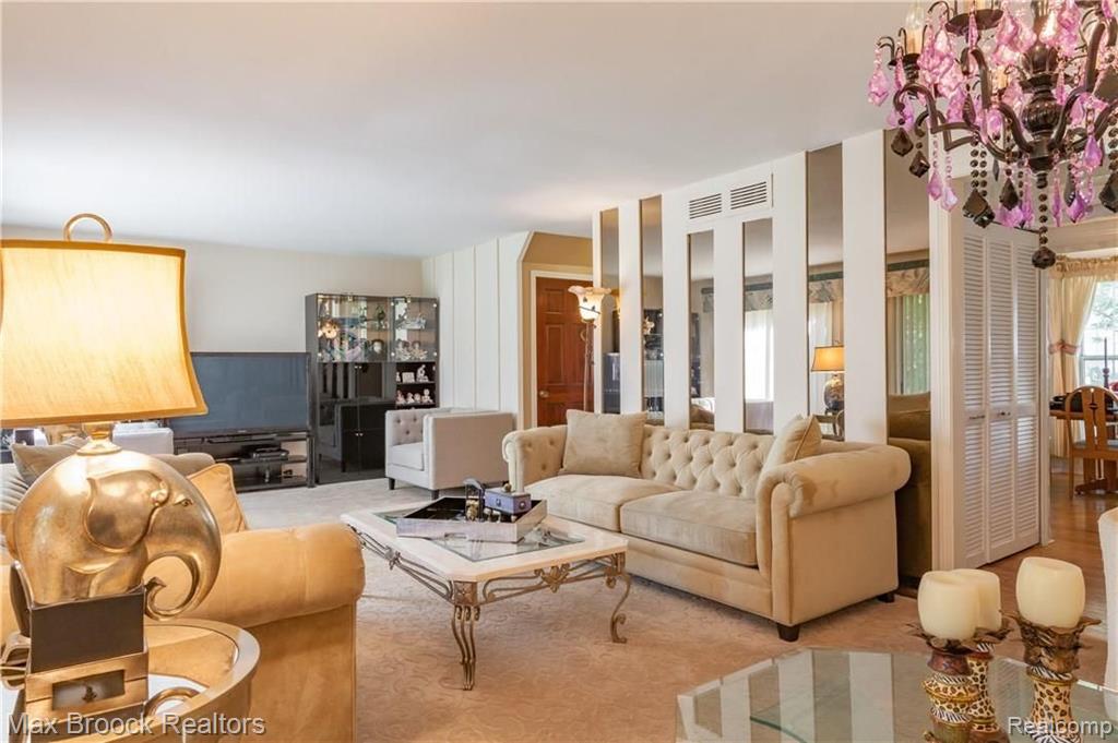 35611 Fredericksburg Road Farmington Hills, MI 48331 - Photo 19 of 36