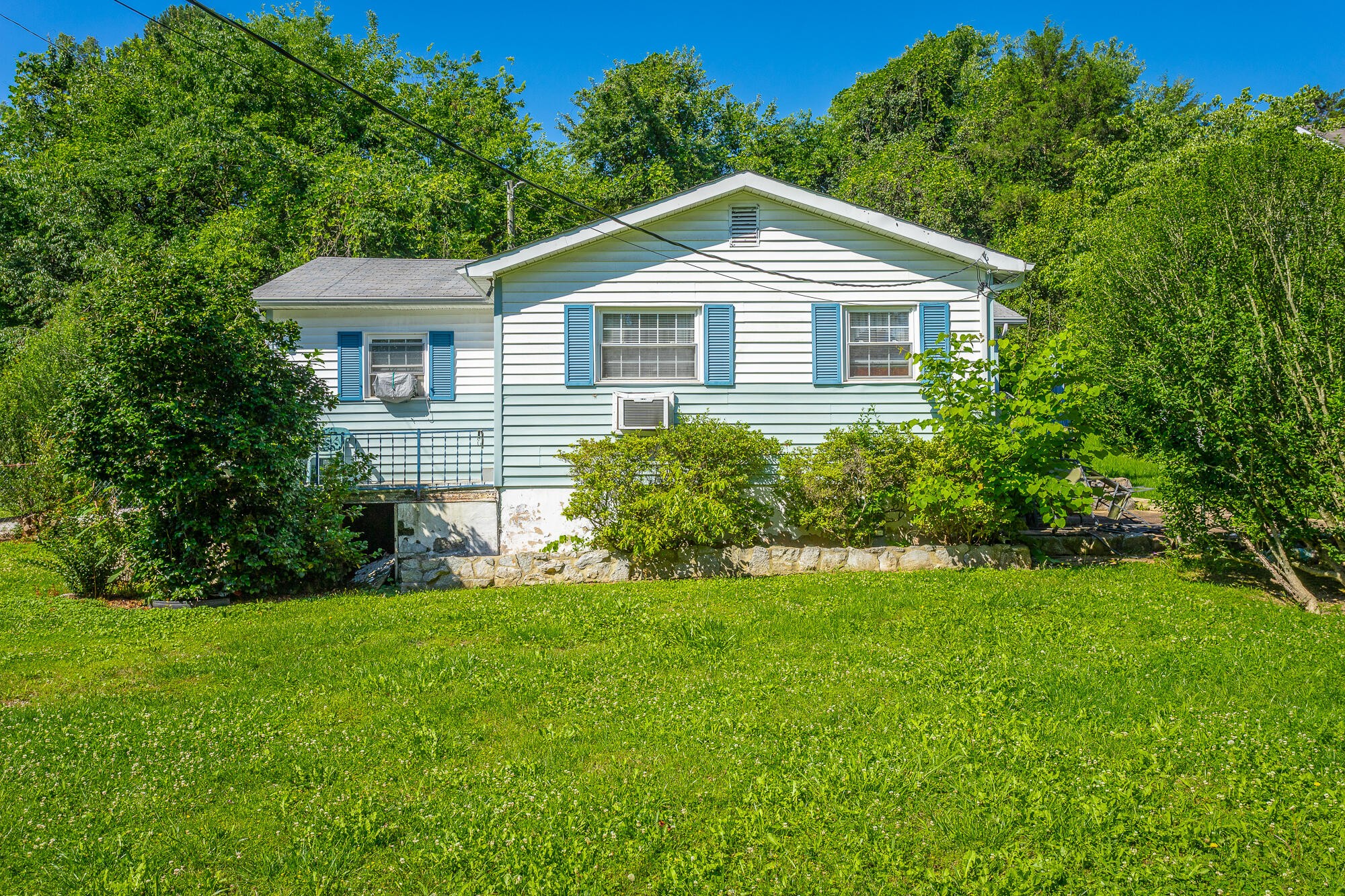 4505 Delashmitt Road Hixson, TN 37343 - Photo 2 of 46