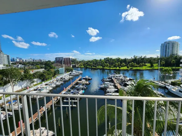 $3,200 | 1700 Northwest N River Drive, Unit 606, Miami, FL 33125
