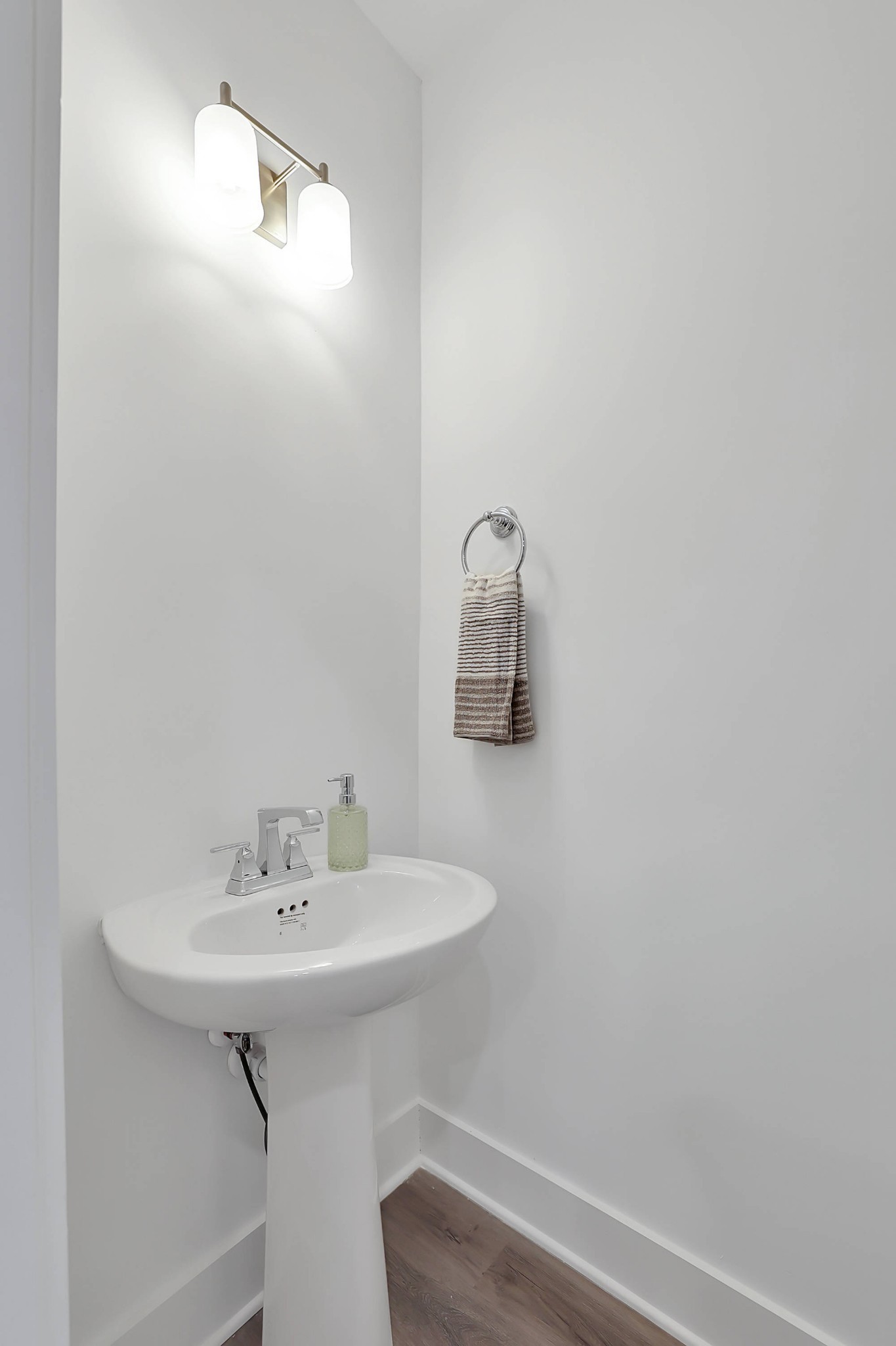 106 Floyd Junction Lebanon, TN 37087 - Photo 22 of 24 a bathroom with a sink and a mirror