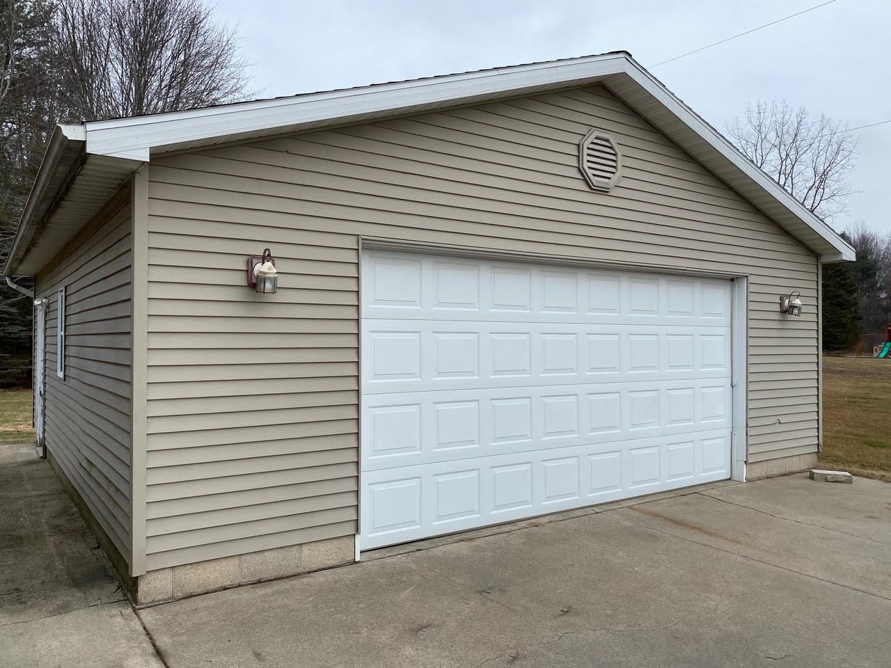 2570 West Parish Road Midland, MI 48642 - Photo 2 of 36 Gallery Image 2