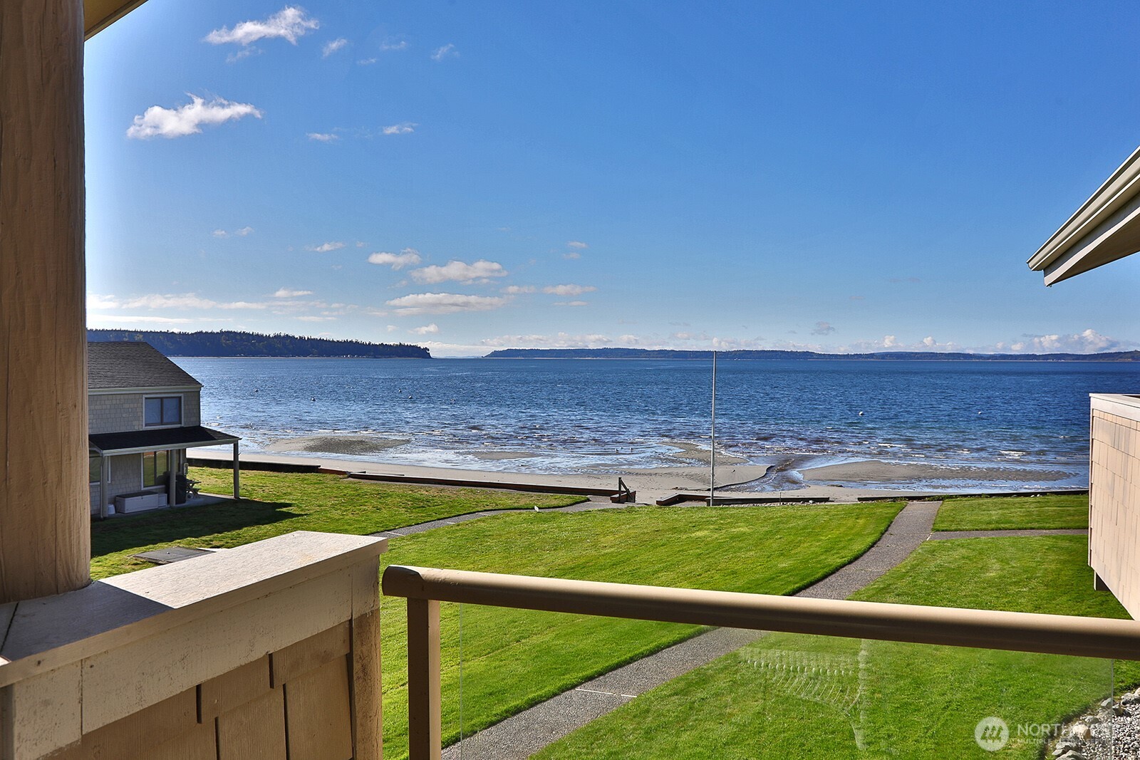816 Old Beach Road, Unit 203 Freeland, WA 98249 - Photo 13 of 32