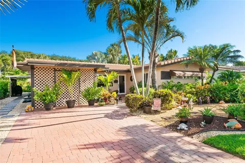$725,000 | 2021 Northeast 27th Street, Lighthouse Point, FL 33064