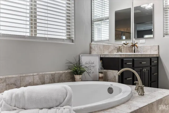 $649,000 | Undisclosed Address, Bakersfield, CA 93311