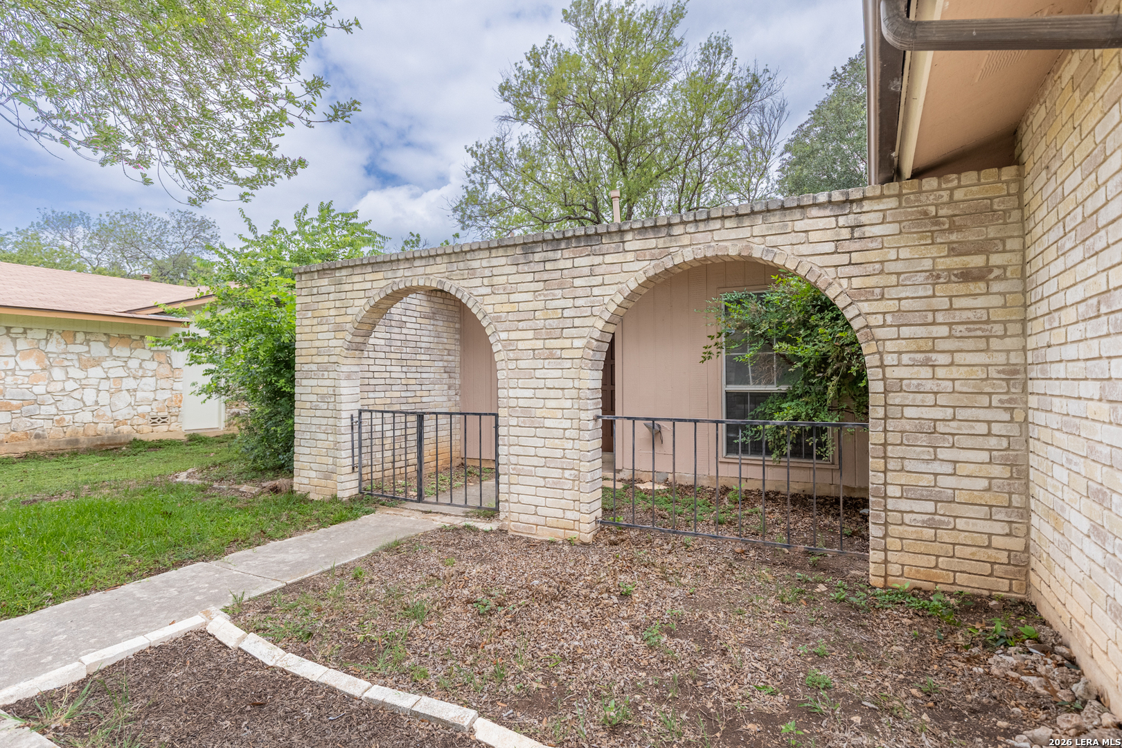 8127 Babe Ruth Street San Antonio, TX 78240 - Photo 4 of 33
