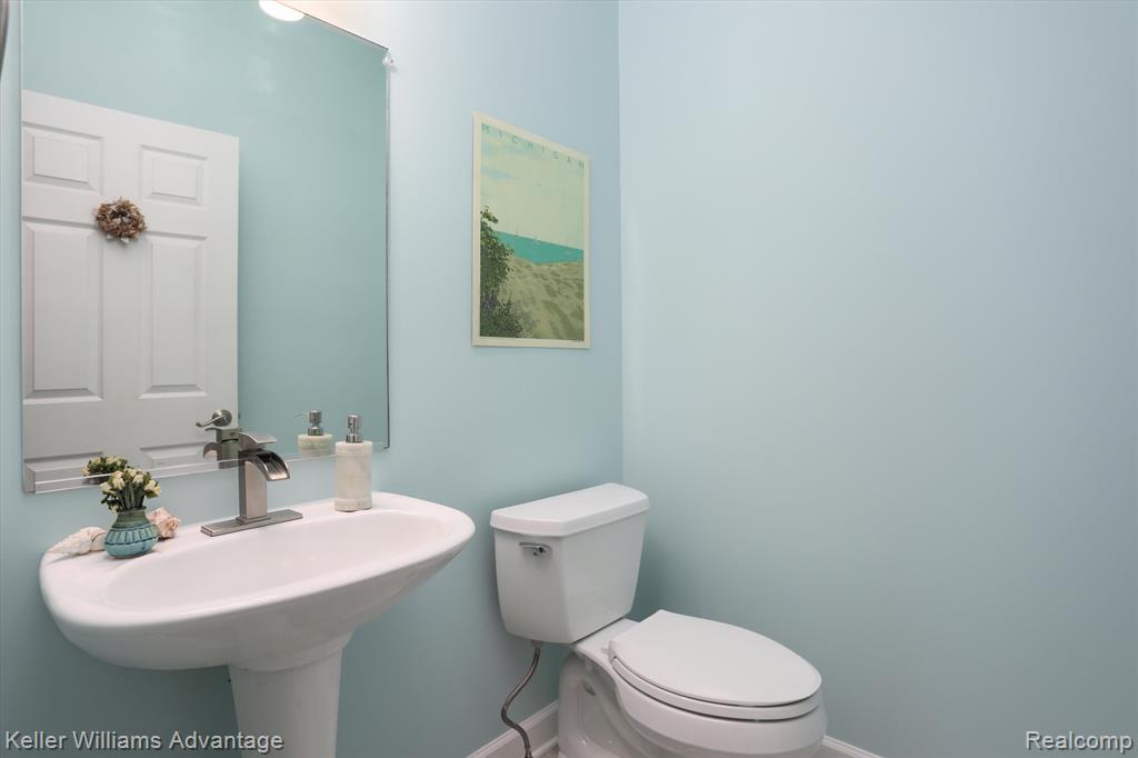 41741 Mitchell Road Novi, MI 48377 - Photo 18 of 34