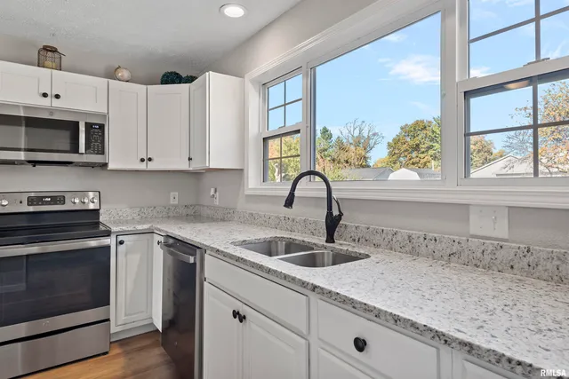 $165,000 | 525 East Mill Street, Rochester, IL 62563