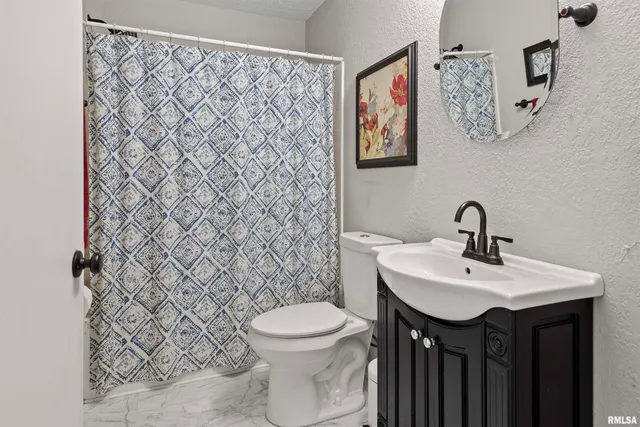 $165,000 | 525 East Mill Street, Rochester, IL 62563